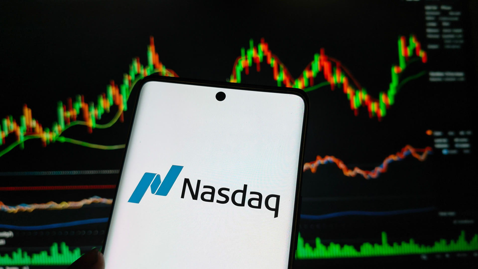 Q4 Tech Rally 2026: 4 Forces Shaping the Nasdaq 100 Outlook