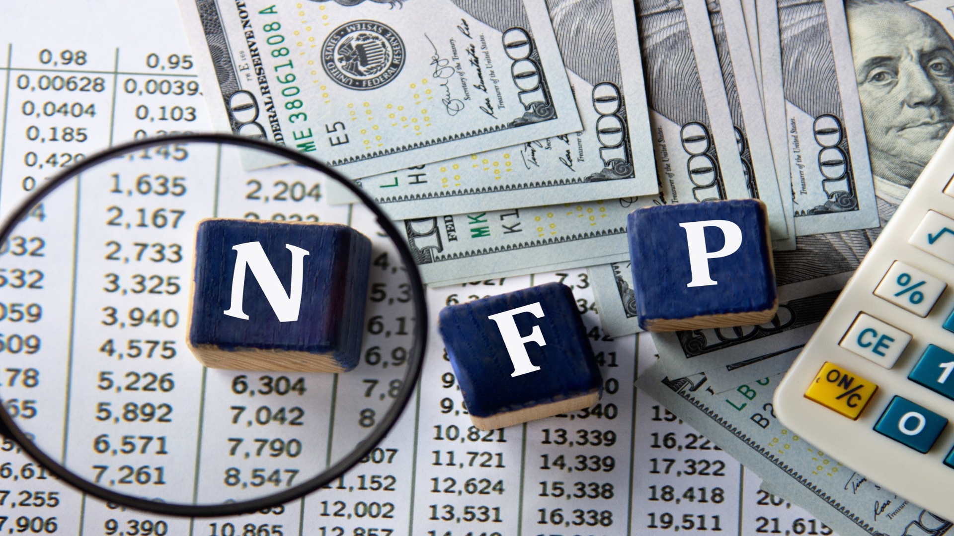 تقرير الوظائف الأمريكي NFP (2 أكتوبر): كيف ستتأثر أسعار الفائدة و الدولار و الذهب؟